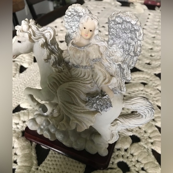 Vintage Guardian Angel Sculpture Decor Stunning Glitter Wings - Picture 12 of 14